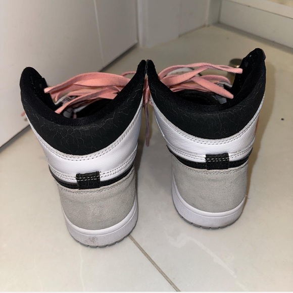 Air Jordan 1s High - Picture 2 of 4